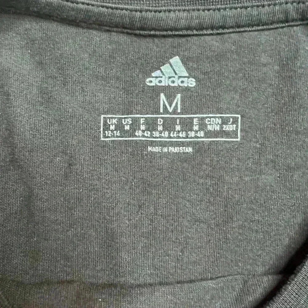 Adidas pink cropped tee size M - Picture 4 of 4